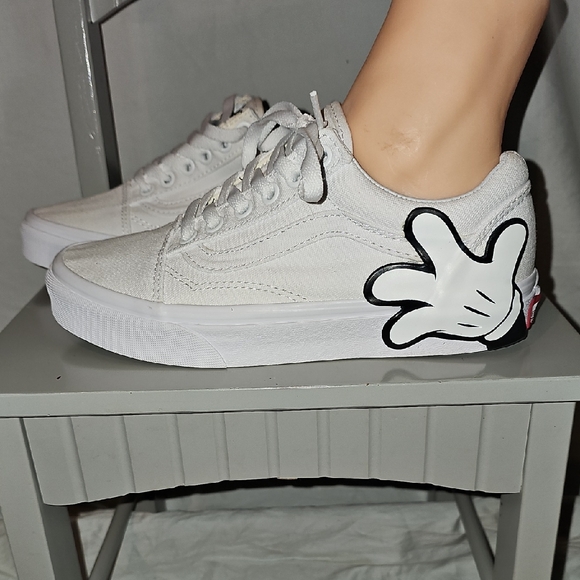 Vans/Disney Off The Wall Mickey Hands Shoes - Picture 1 of 8